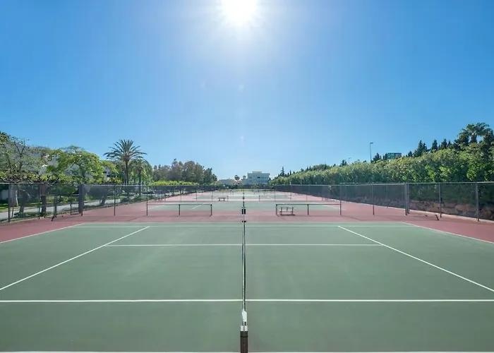 Alcazaba Three Bedroom 埃斯特波纳