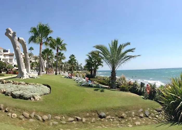 Alcazaba Three Bedroom 公寓 *