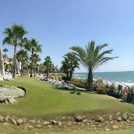 Alcazaba Three Bedroom Апартаменты *