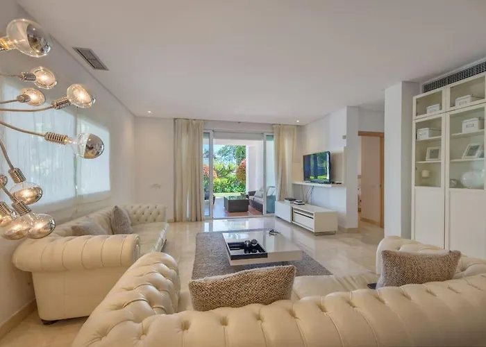 Alcazaba Three Bedroom Apartment *